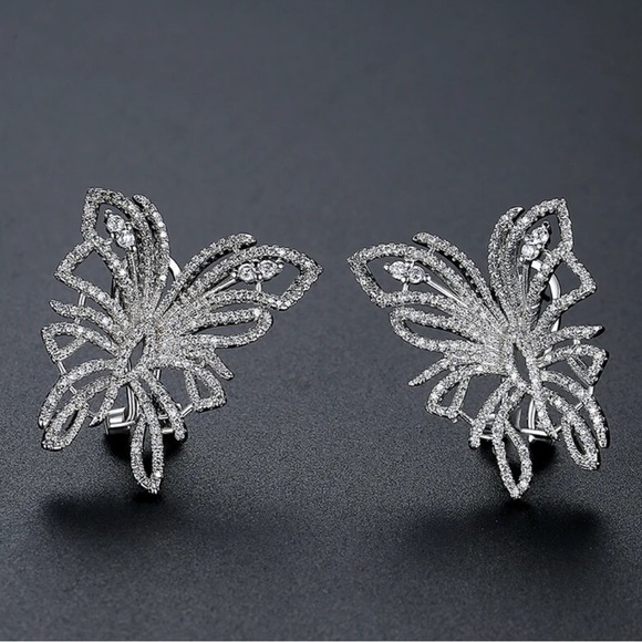 🎁 Swarovski Crystals Lever Back Butterfly Earrings The Zastsy - Picture 3 of 5